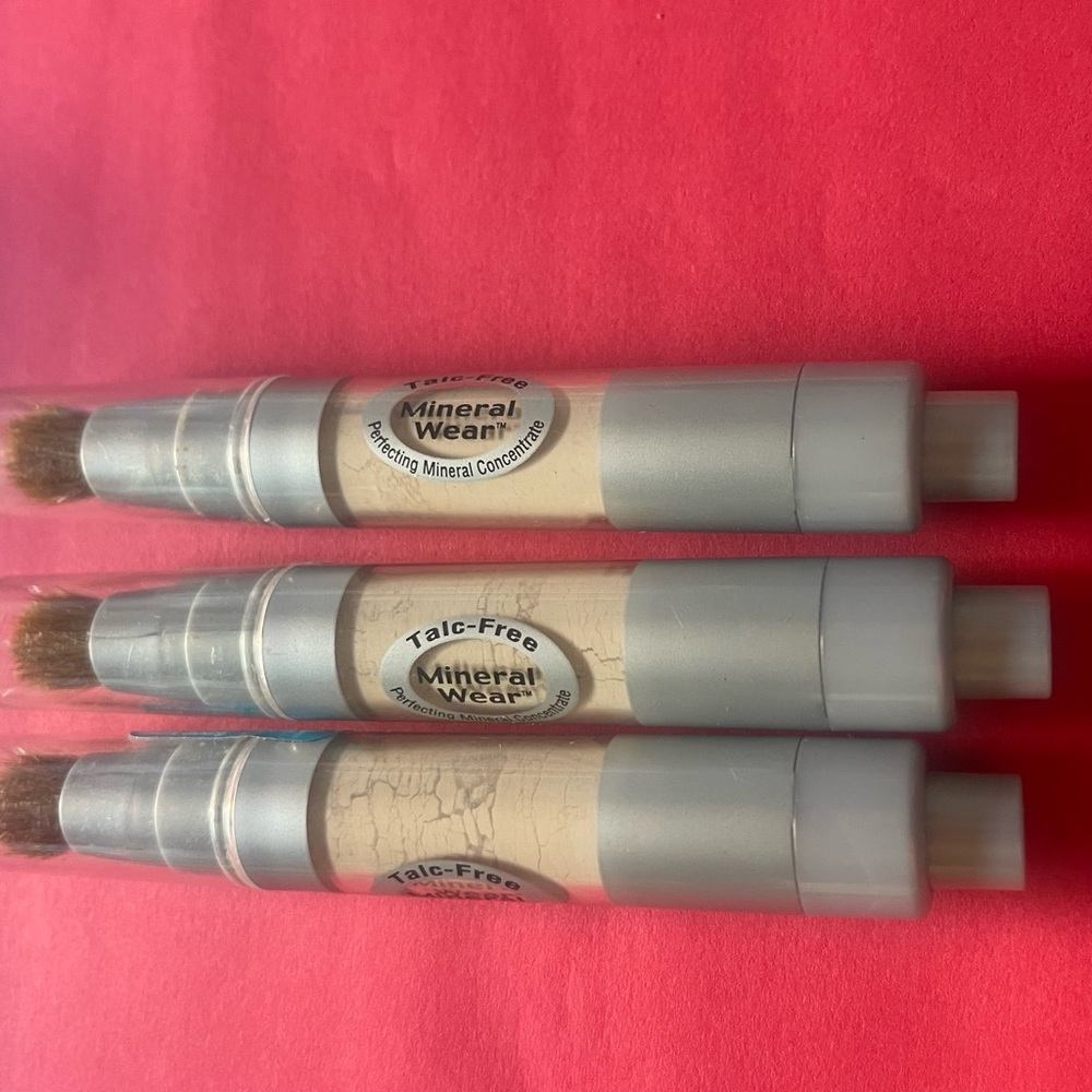Physicians Formula Mineral Wear concentrate translucent light